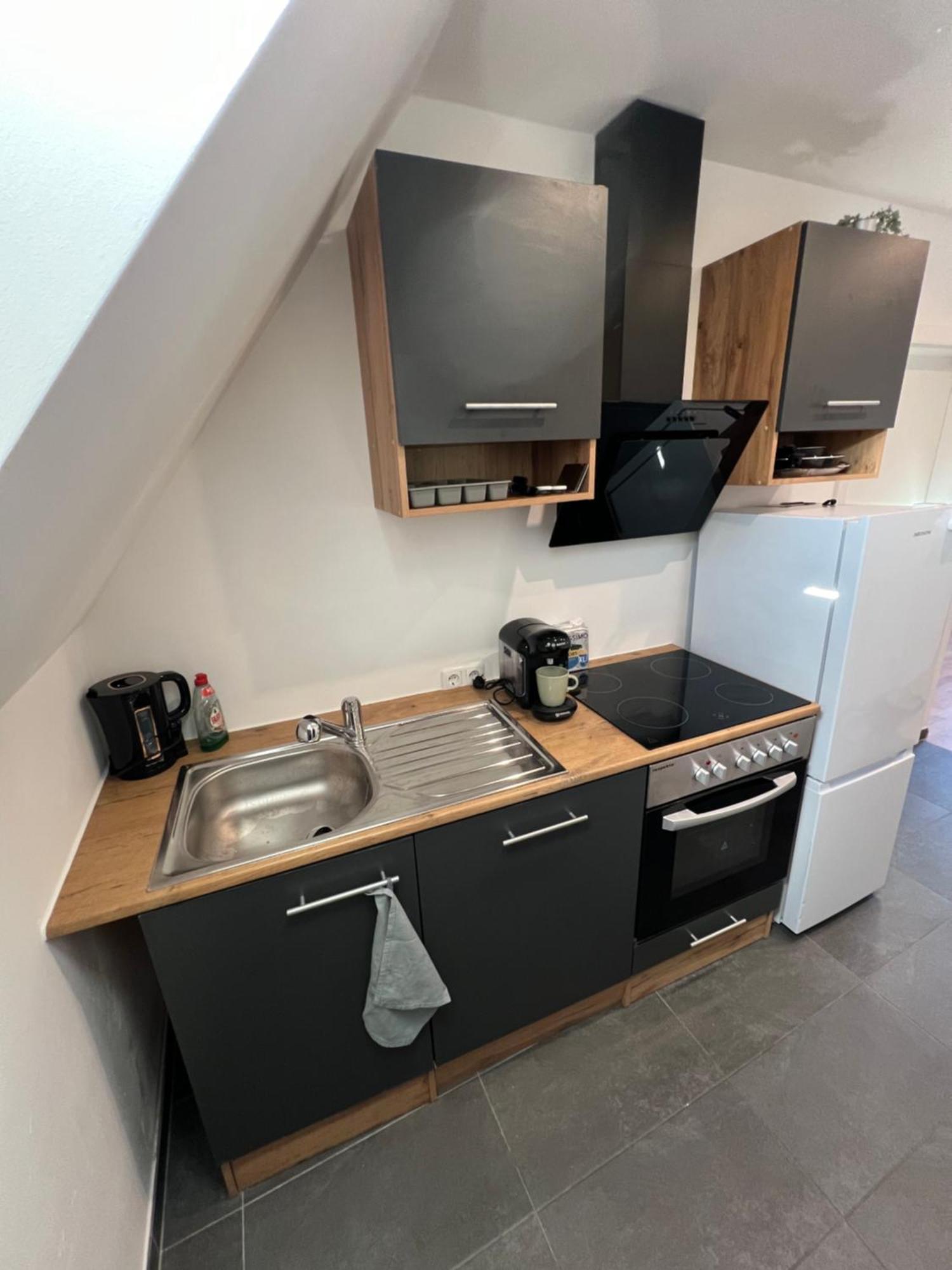 Moderne Wohnung Karlsruhe Neureut, Fussbodenheizung - Regendusche - Waschmaschine - Stellplatz Εξωτερικό φωτογραφία