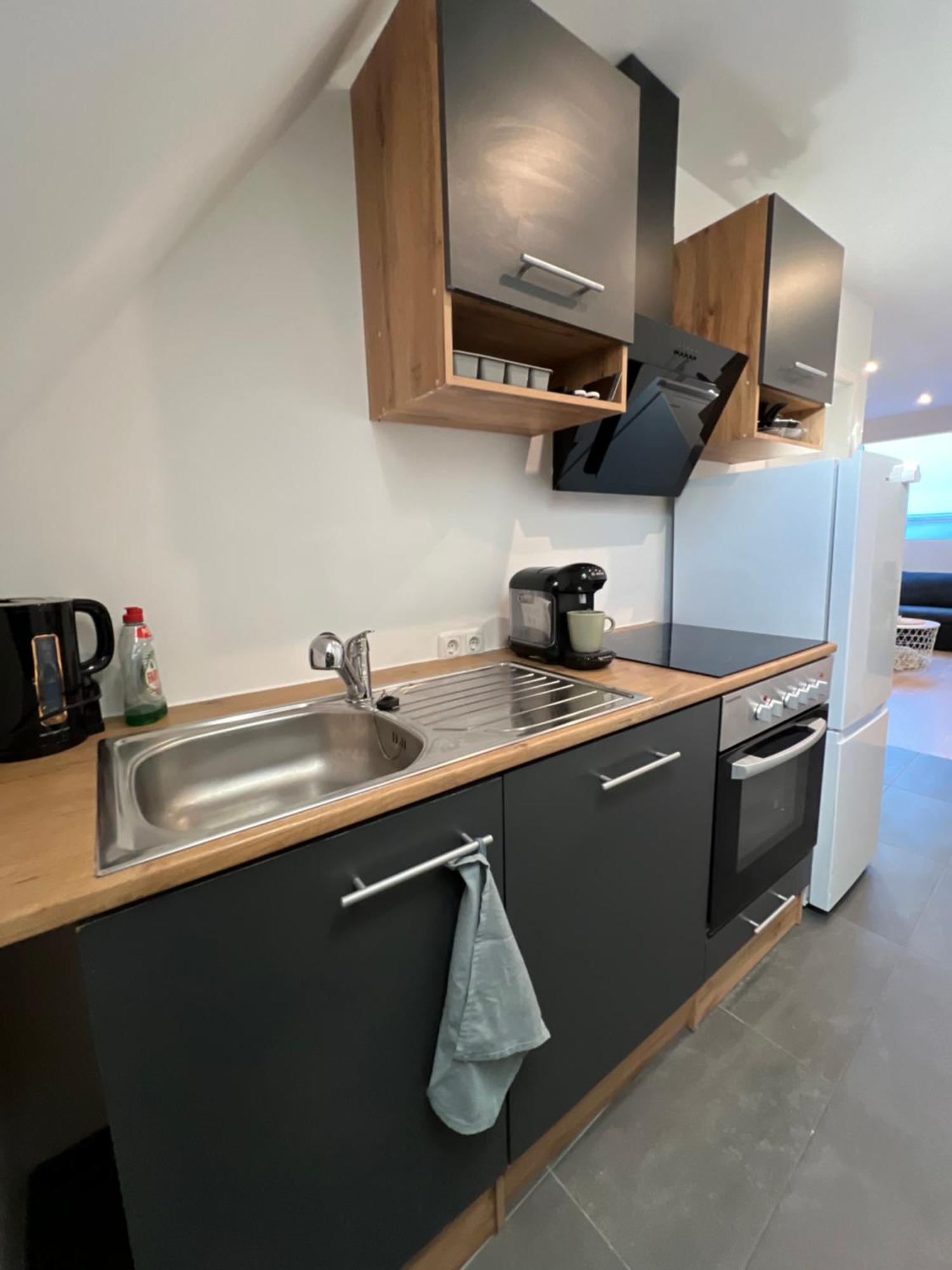 Moderne Wohnung Karlsruhe Neureut, Fussbodenheizung - Regendusche - Waschmaschine - Stellplatz Εξωτερικό φωτογραφία